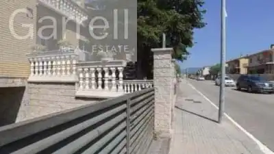 Vista exterior de Casa o chalet en venta en Llinars del Vallès