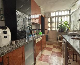 Cuina de Pis en venda en  Sevilla Capital amb Aire condicionat, Jardí privat i Terrassa