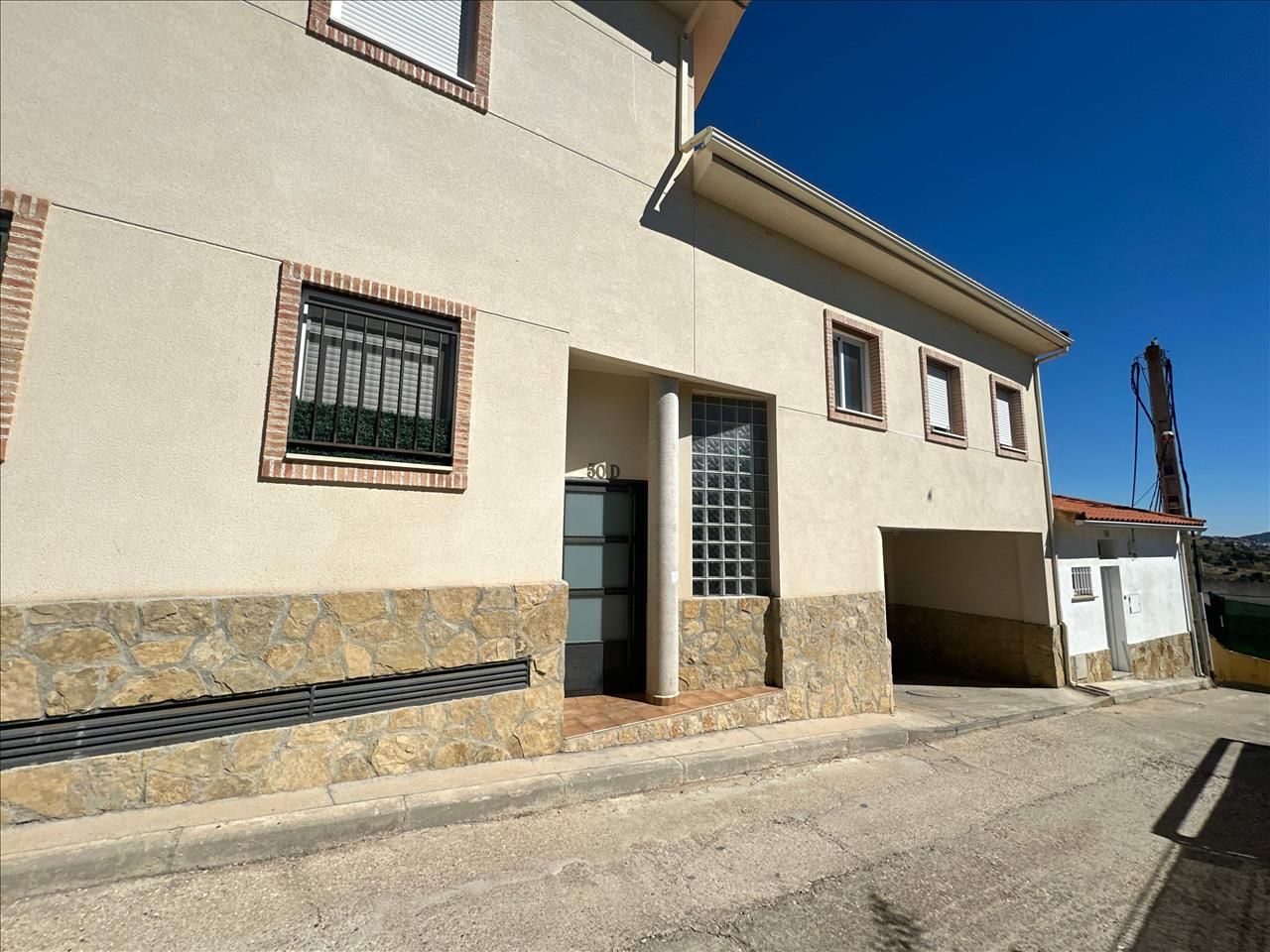 Außenansicht von Wohnung zum Verkauf in Carabaña mit Balkon