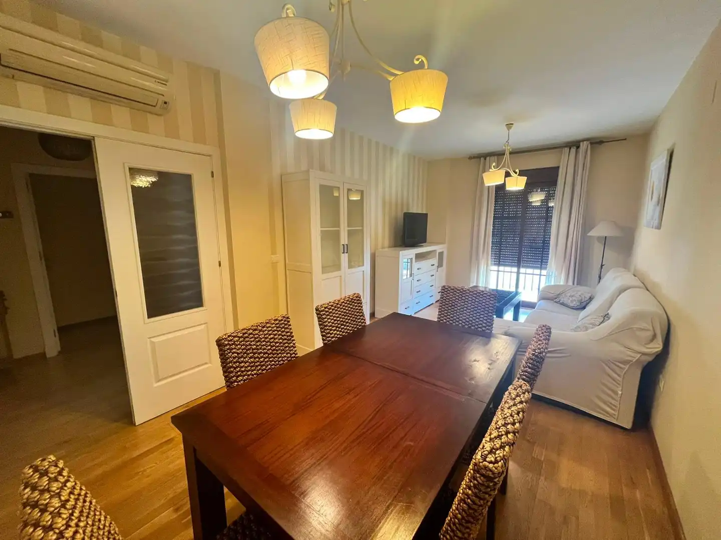 Comedor de Piso de alquiler en Jerez de la Frontera con Aire acondicionado, Trastero y Amueblado