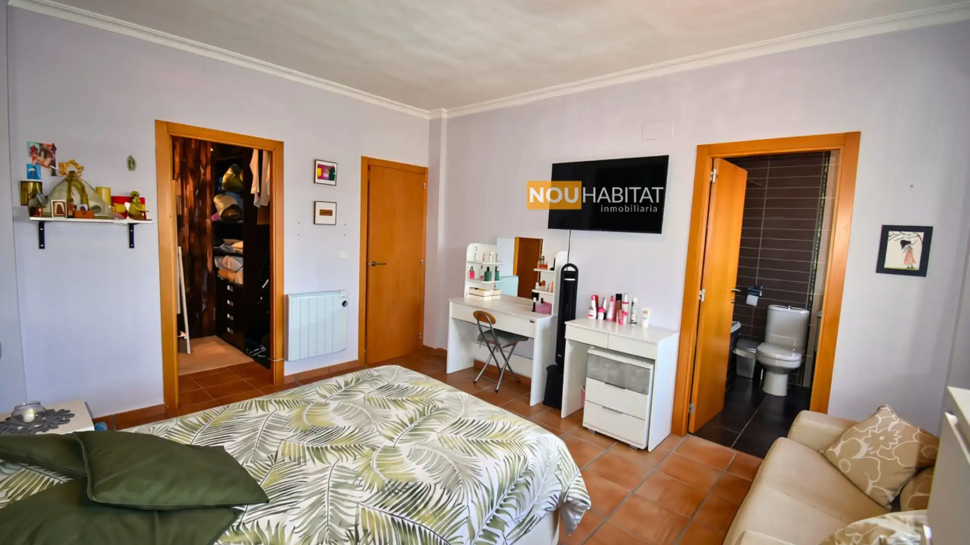 Casa aparellada amb piscina en venda a Montserrat, imagen 11