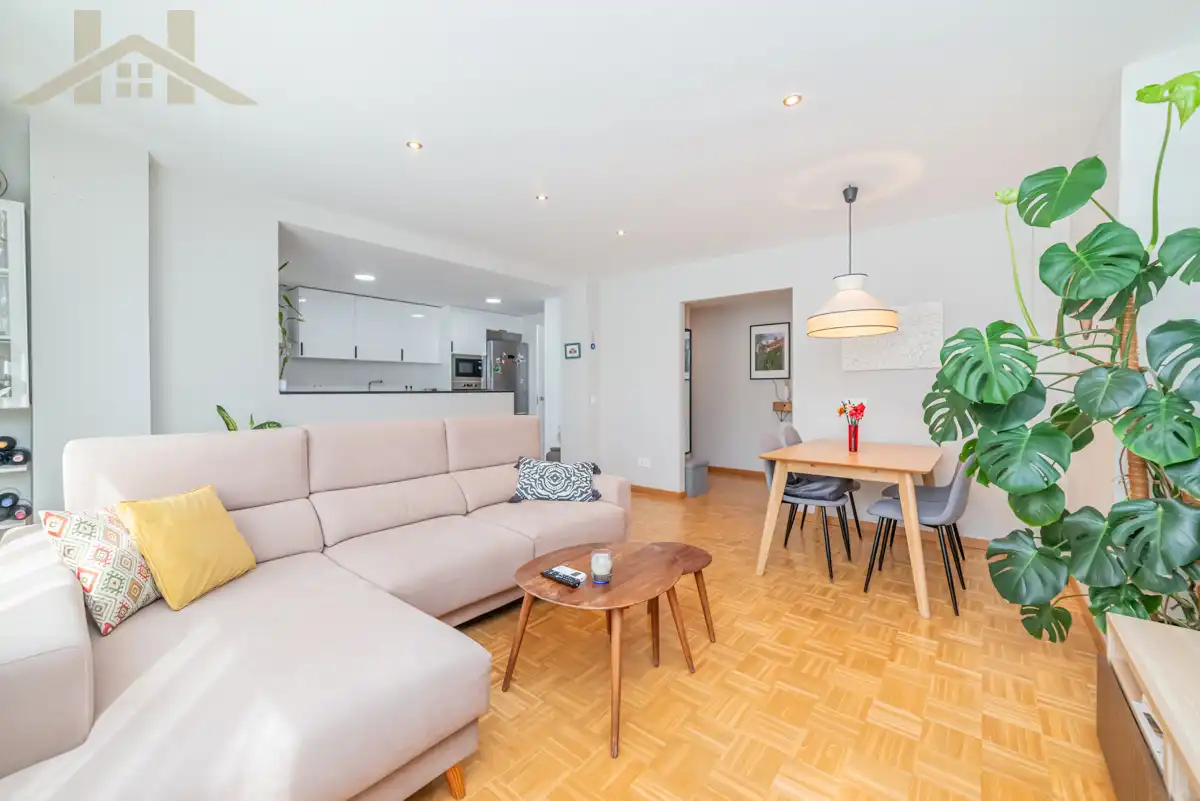 Living room of Flat for sale in Rivas-Vaciamadrid  with Air Conditioner, Heating and Parquet flooring