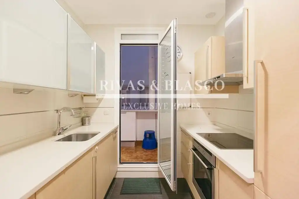 Cuina de Apartament de lloguer en Donostia - San Sebastián  amb Aire condicionat, Calefacció i Moblat