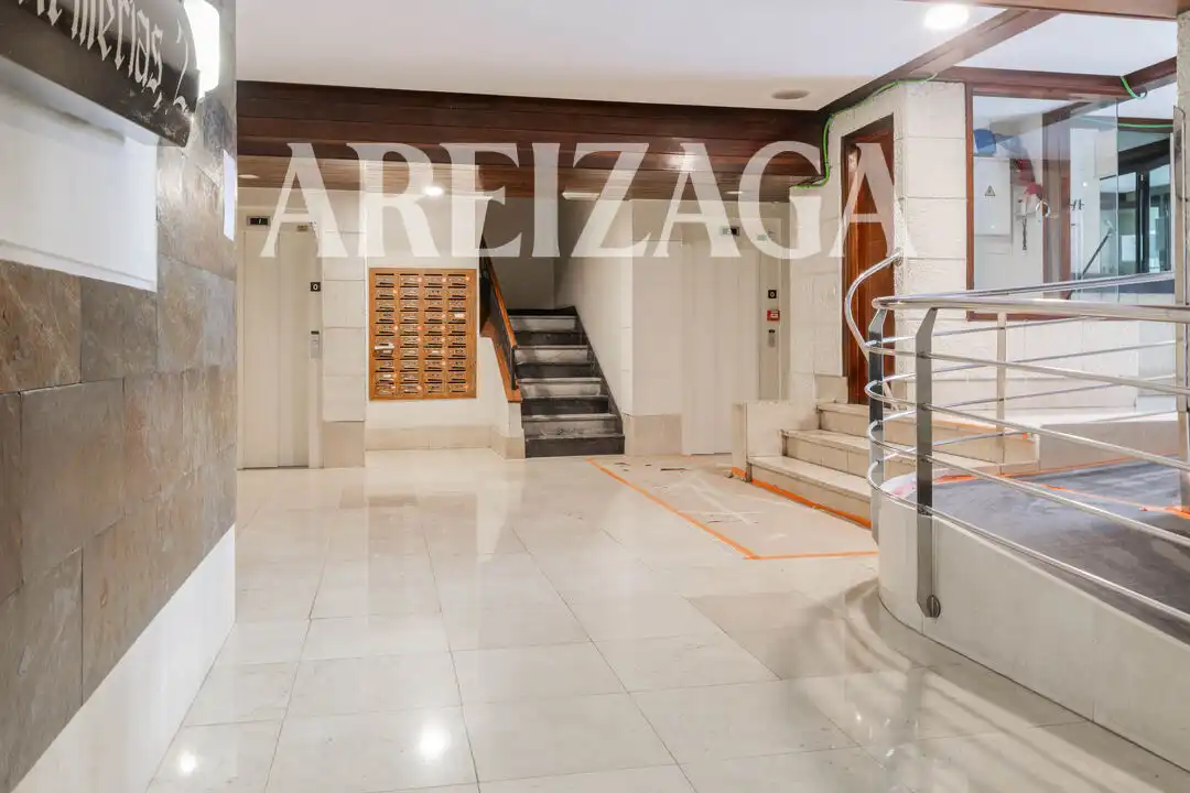 Piso en venta en Donostia - San Sebastián  con Calefacción, Terraza y Balcón