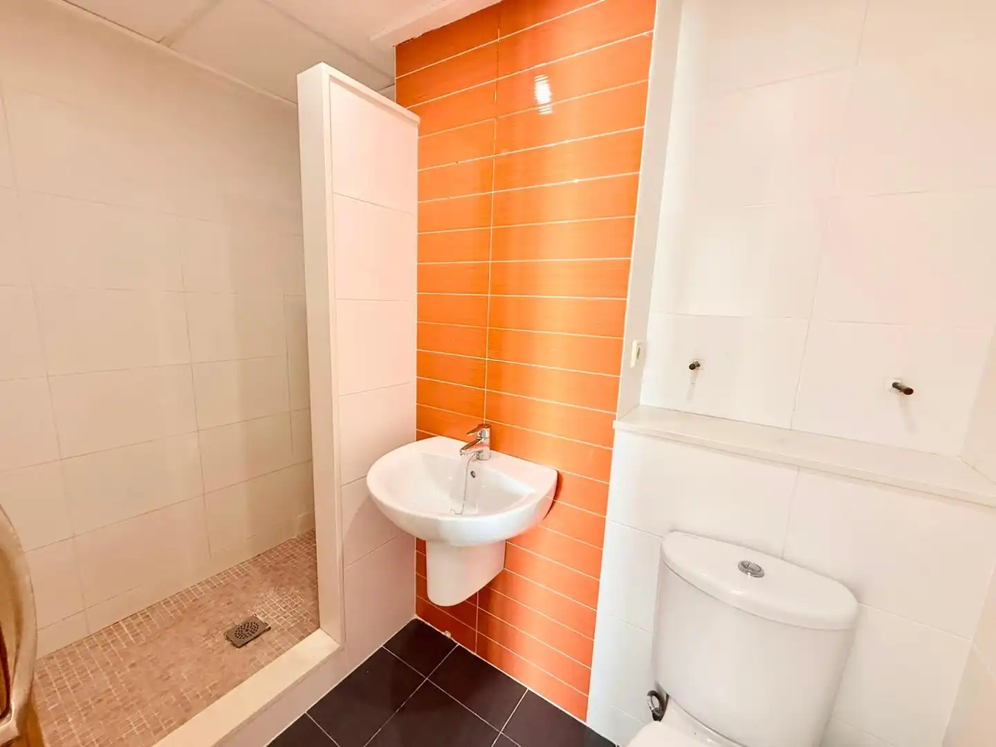 Bathroom of Flat for rent in Silla  with Heating, Terrace and Balcony