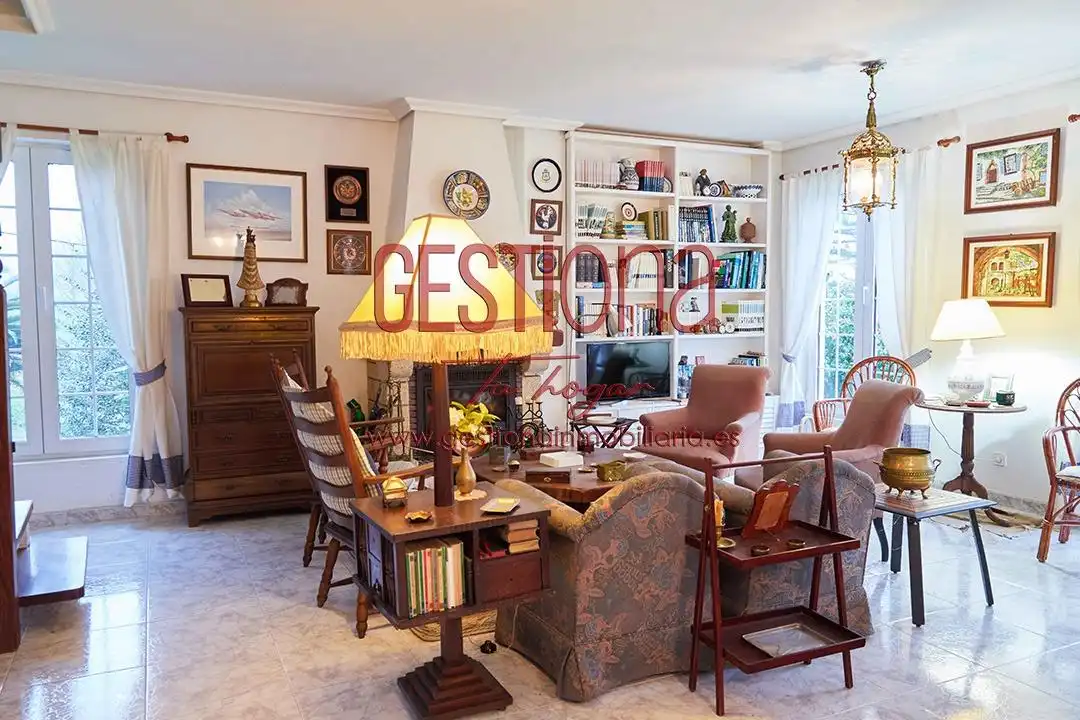 Sala de estar de Casa o chalet en venta en Solórzano con Jardín privado, Amueblado y Alarma
