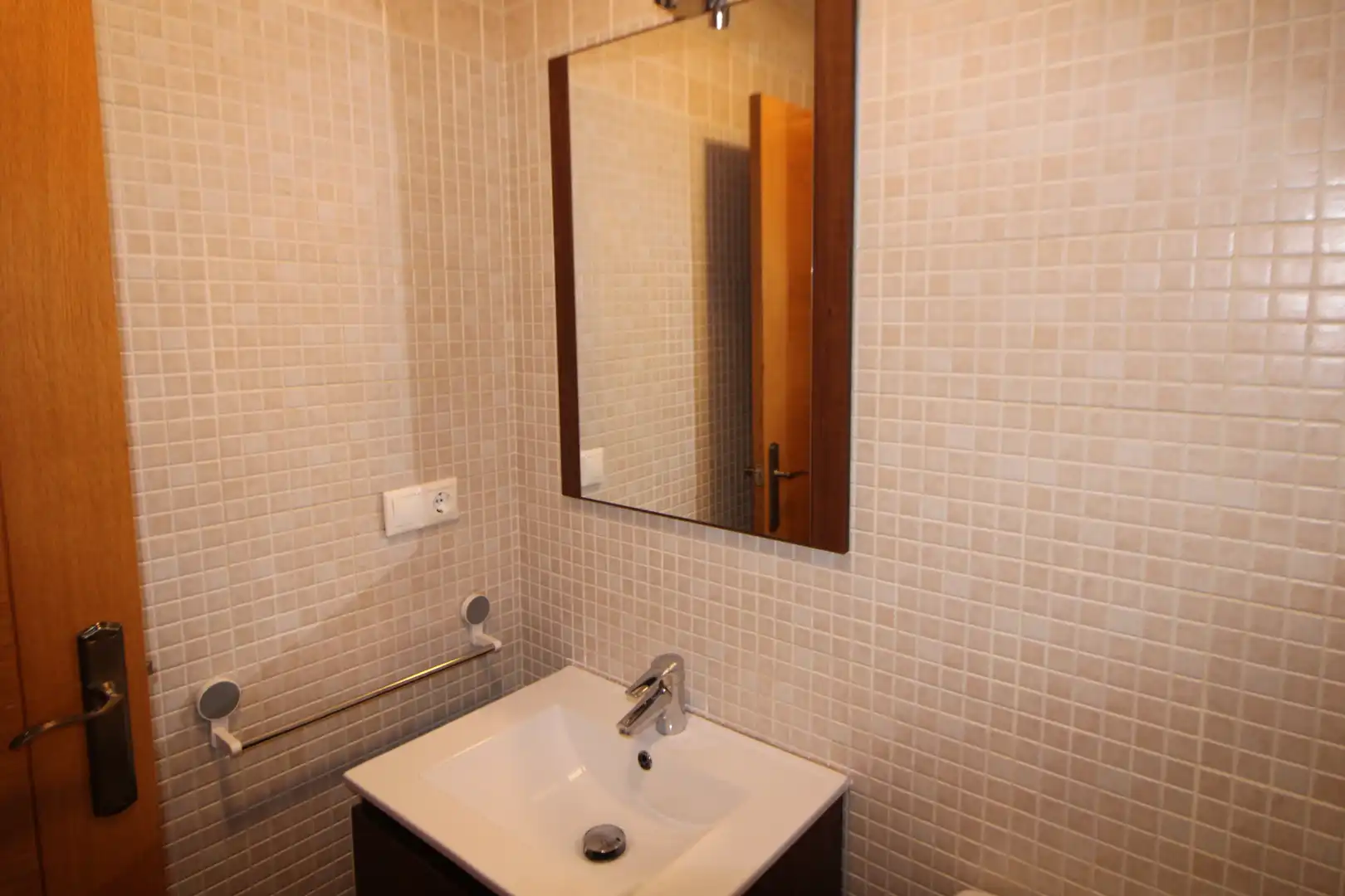 Badezimmer von Einfamilien-Reihenhaus zur Miete in Aljaraque mit Privatgarten, Abstellraum und Möbliert