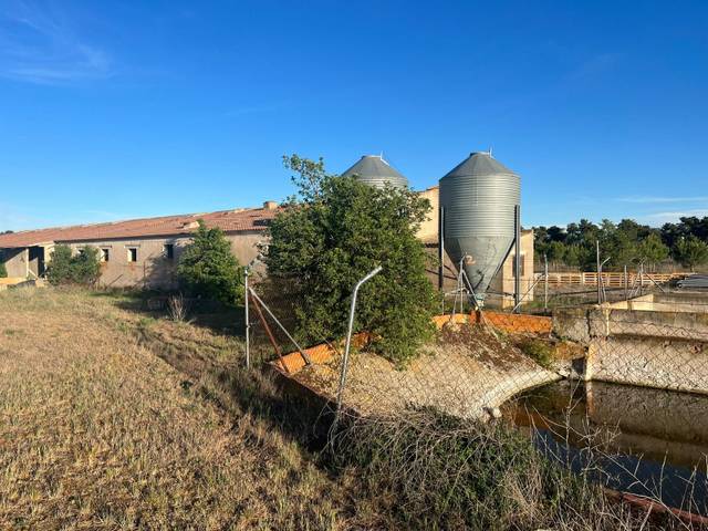 Nave industrial en Venta en N/A en Fuentepelayo