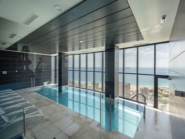 Apartment with pool for sale in Playa de Poniente