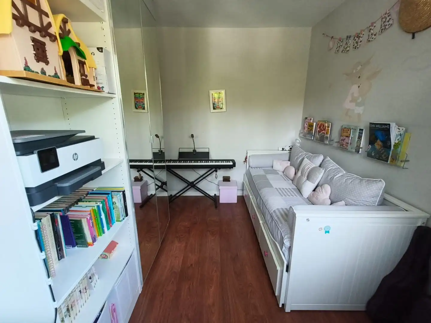 Bedroom of Flat for sale in  Madrid Capital  with Air Conditioner and Balcony