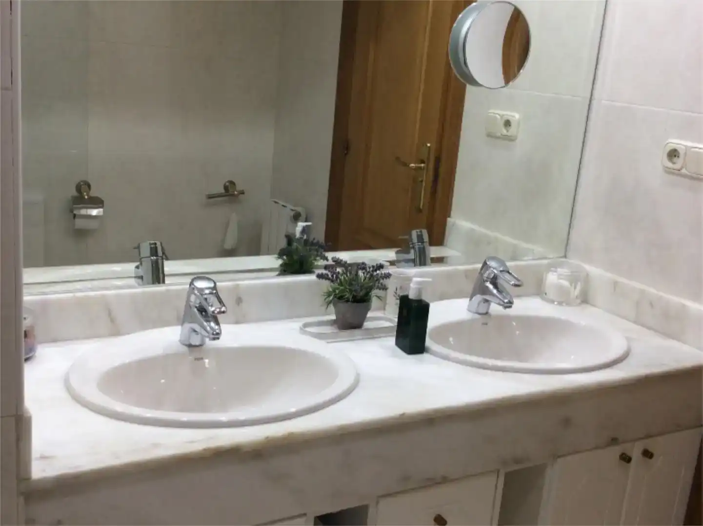 Bany de Casa adosada en venda en Huesca amb Jardí privat, Parquet i Moblat