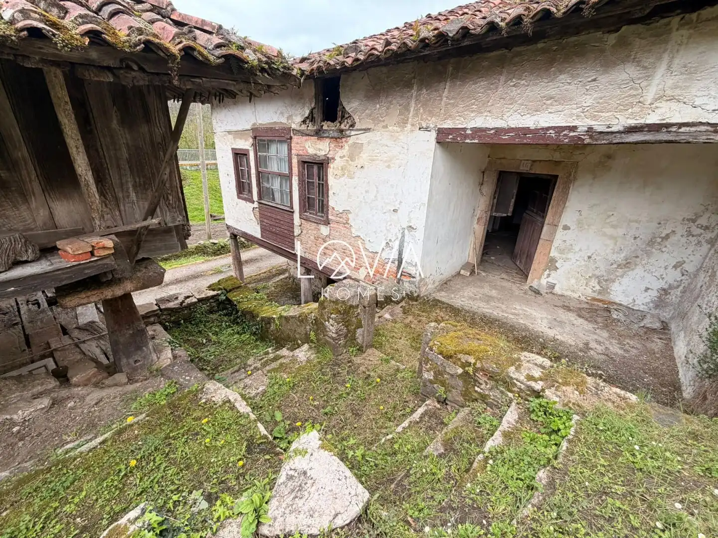 Vista exterior de Casa o xalet en venda en Pravia amb Jardí privat