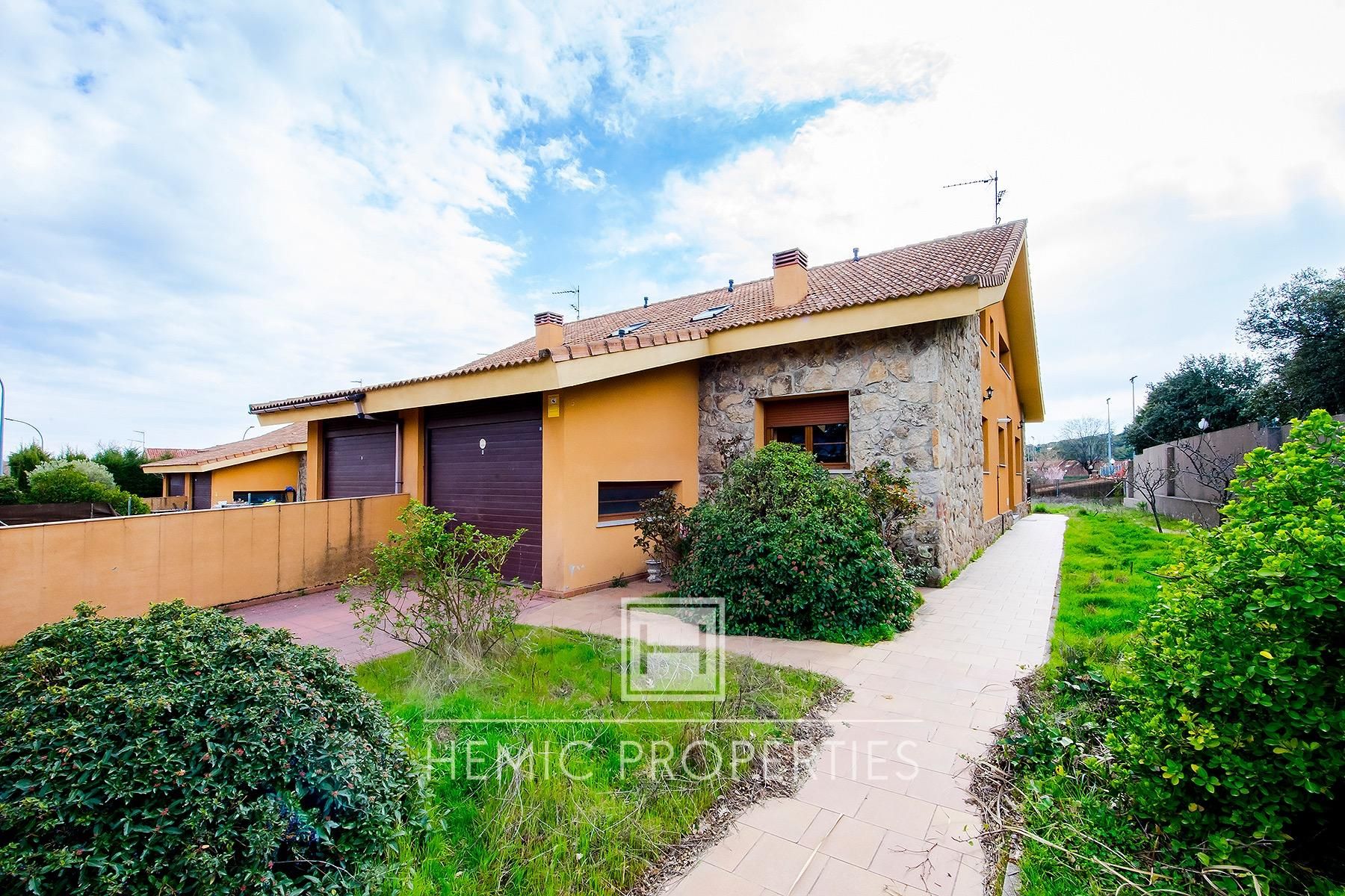 Exterior view of Single-family semi-detached for sale in Guadarrama  with Heating and Terrace
