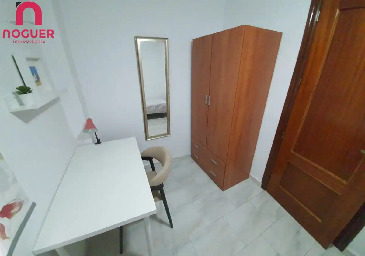 Habitación de Piso en venta en Córdoba con Terraza y Amueblado