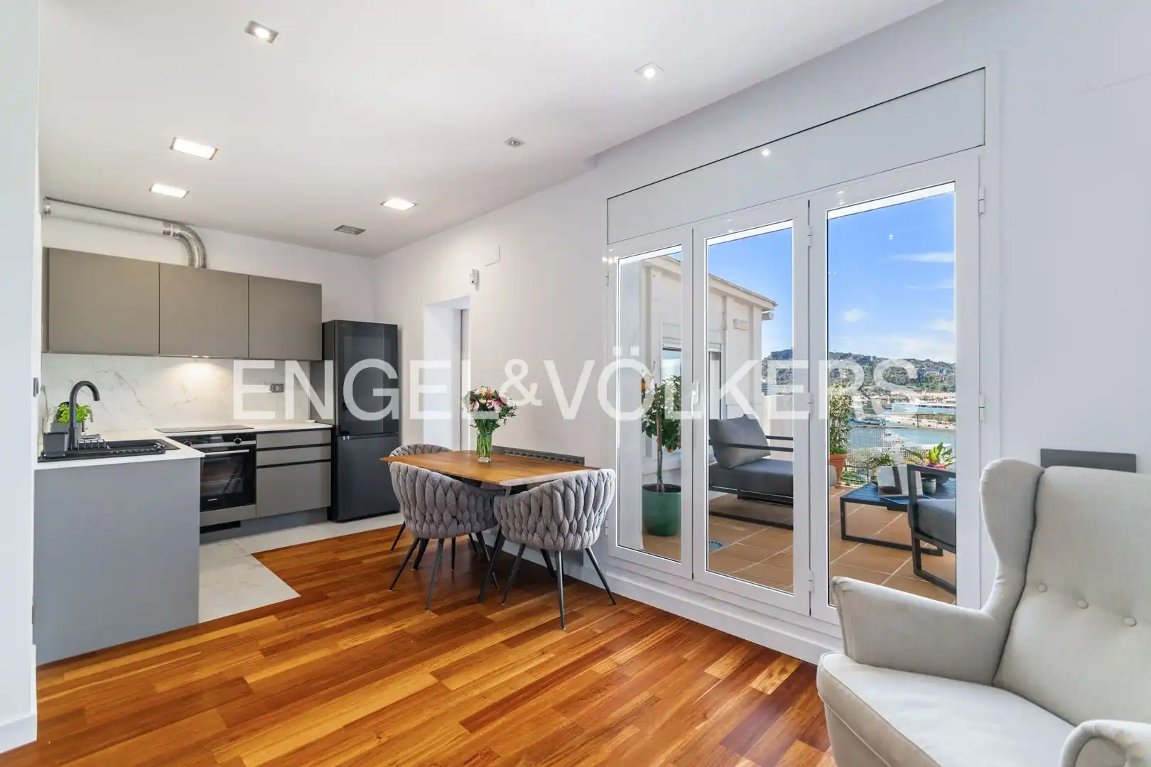 Penthouse with terrace to rent in Ciutat Vella, imagen 4