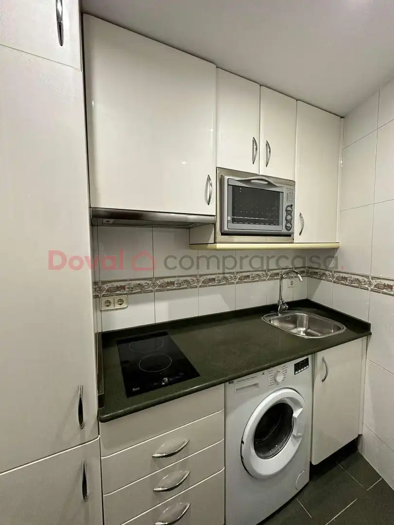 Kitchen of Flat for rent in Vigo   with Heating, Parquet flooring and Terrace