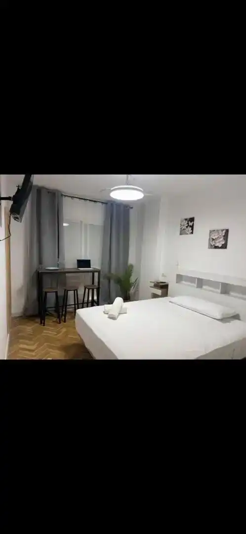 Dormitori de Loft de lloguer en Madrid amb Aire condicionat, Piscina i Moblat