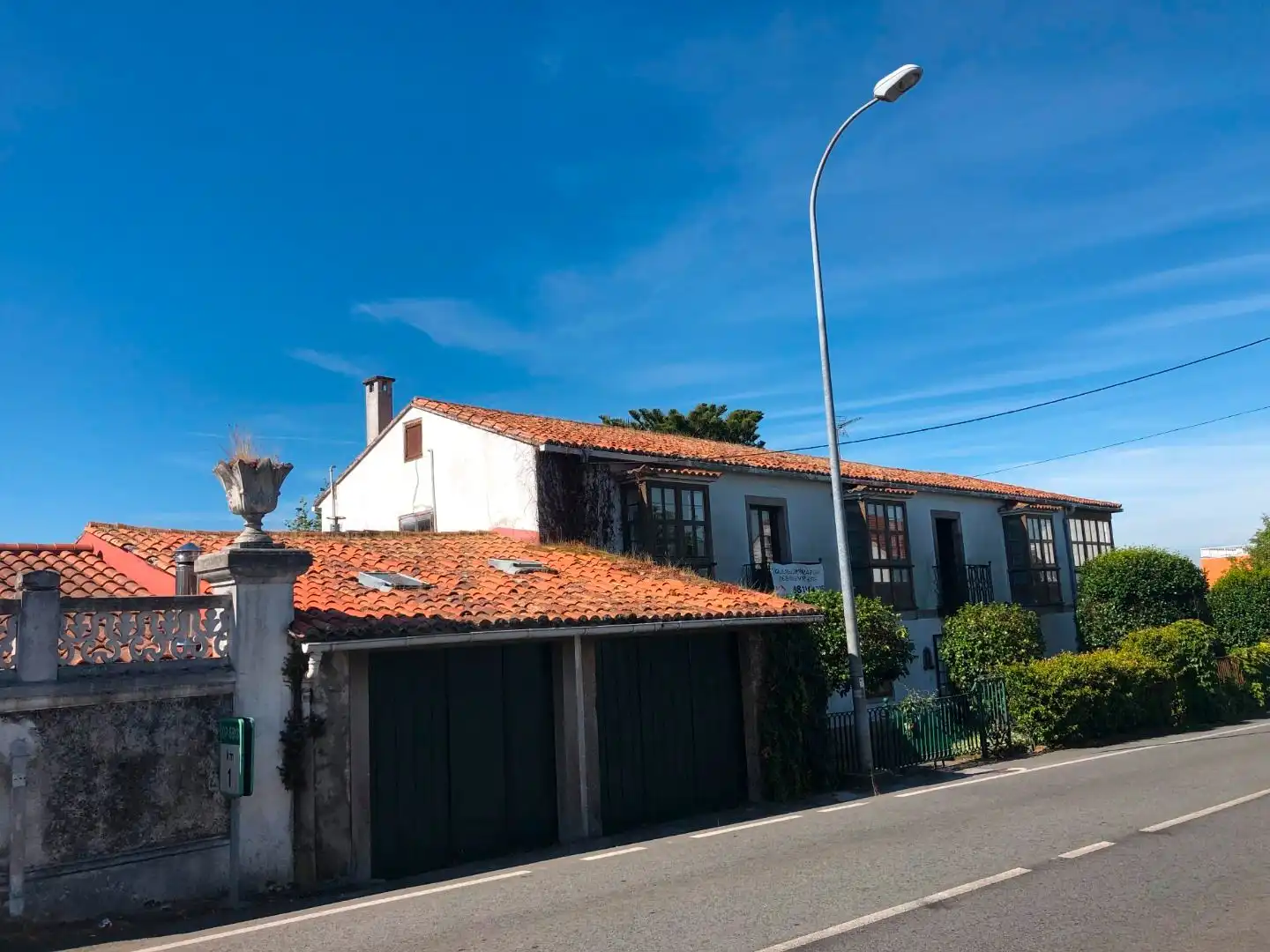 Außenansicht von Haus oder Chalet zum Verkauf in Oleiros mit Privatgarten, Parkett und Terrasse