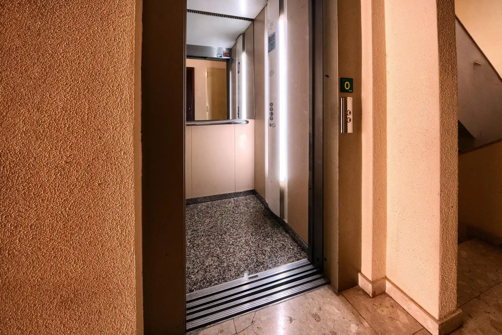 Erdgeschoss zum Verkauf in Puerto Real mit Klimaanlage und Balkon