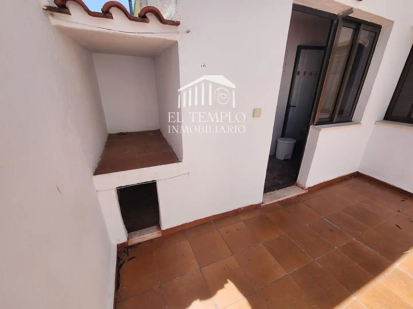 Casa adosada en venda en Onil amb Aire condicionat