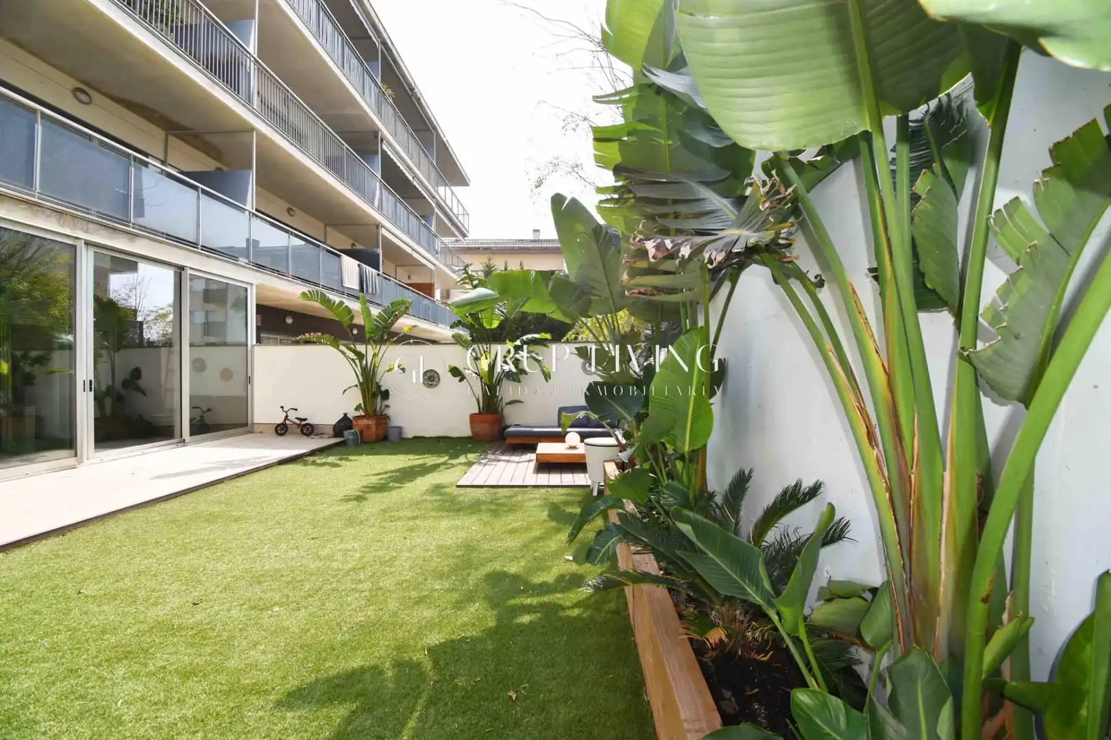 Terrassa de Pis en venda en Sitges amb Aire condicionat, Calefacció i Jardí privat