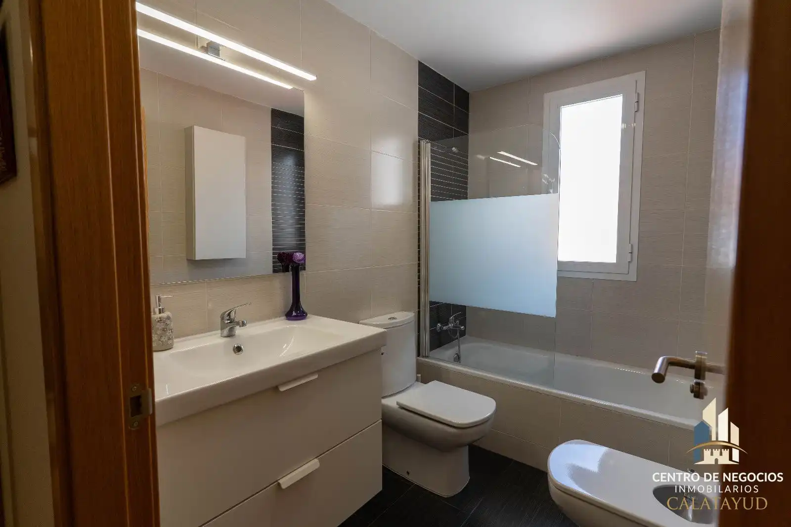 Badezimmer von Wohnung zum Verkauf in Calatayud mit Heizung, Parkett und Terrasse