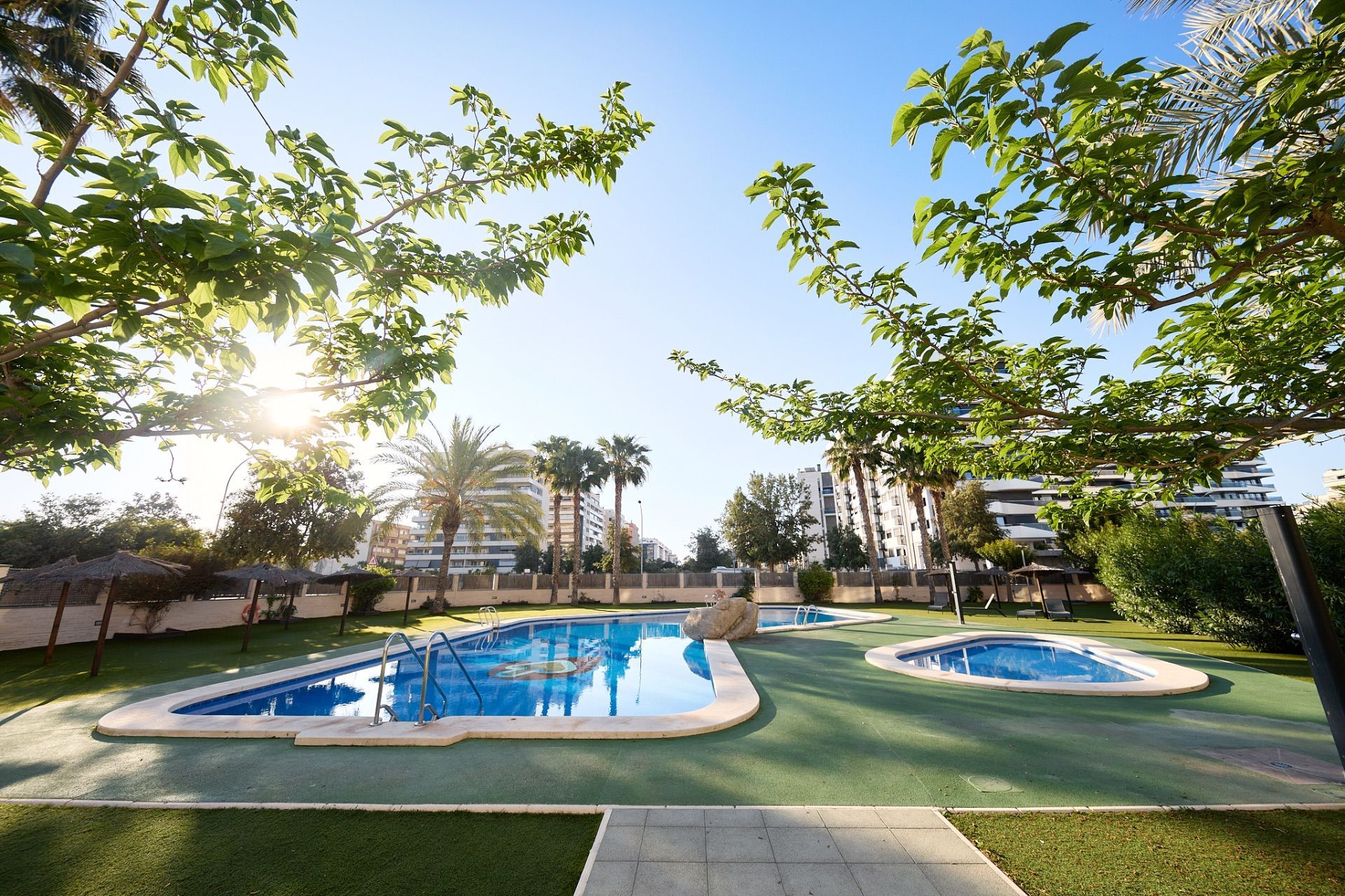 Piscina de Apartament de lloguer en Alicante / Alacant amb Aire condicionat, Calefacció i Traster