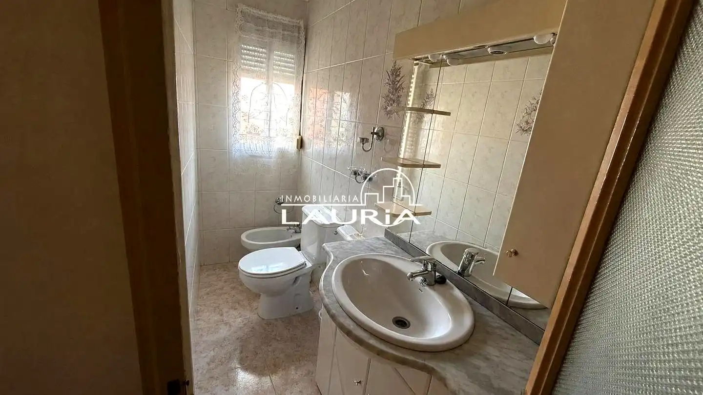 Baño de Piso en venta en Albacete con Calefacción y Trastero