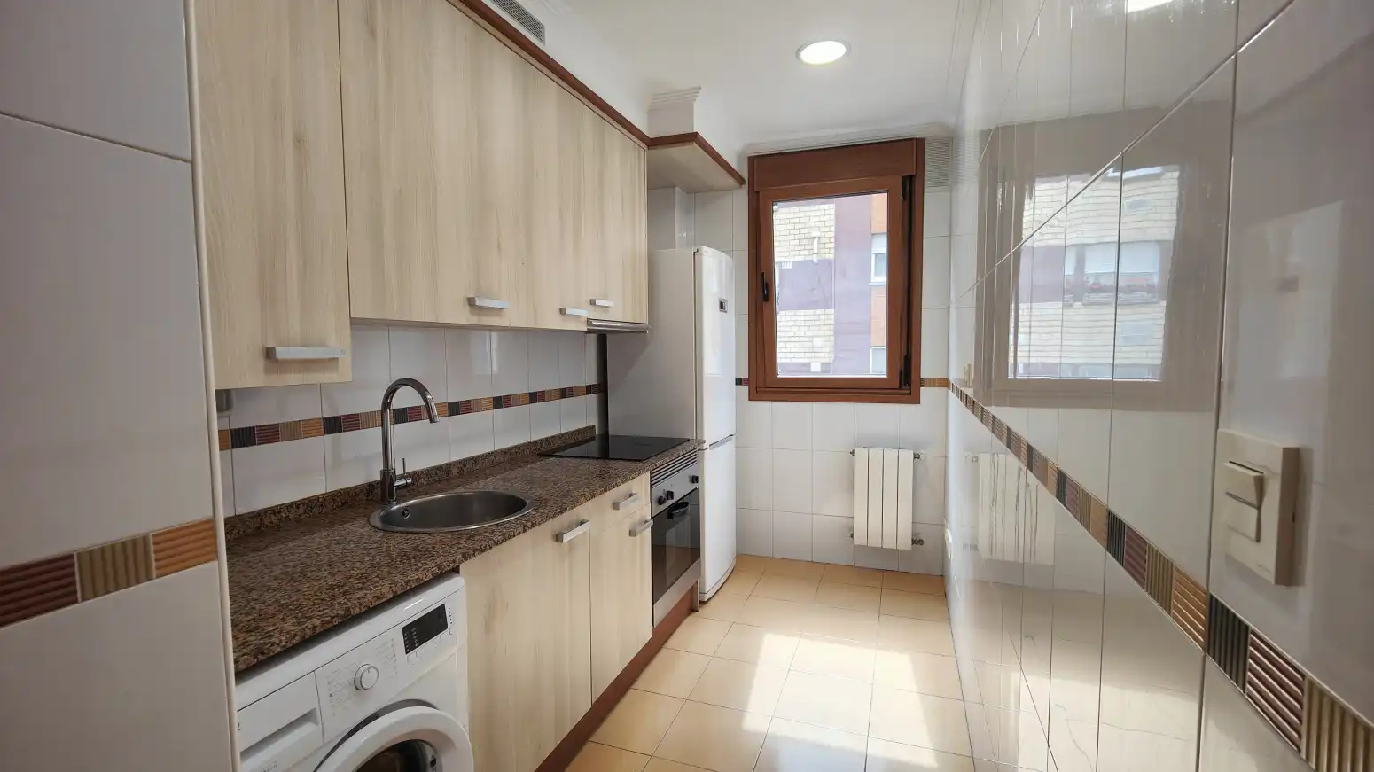 Küche von Wohnung zum Verkauf in Gijón  mit Heizung, Terrasse und Abstellraum