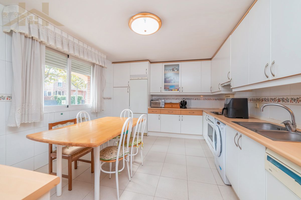 Kitchen of Single-family semi-detached for sale in Villaviciosa de Odón  with Heating and Furnished