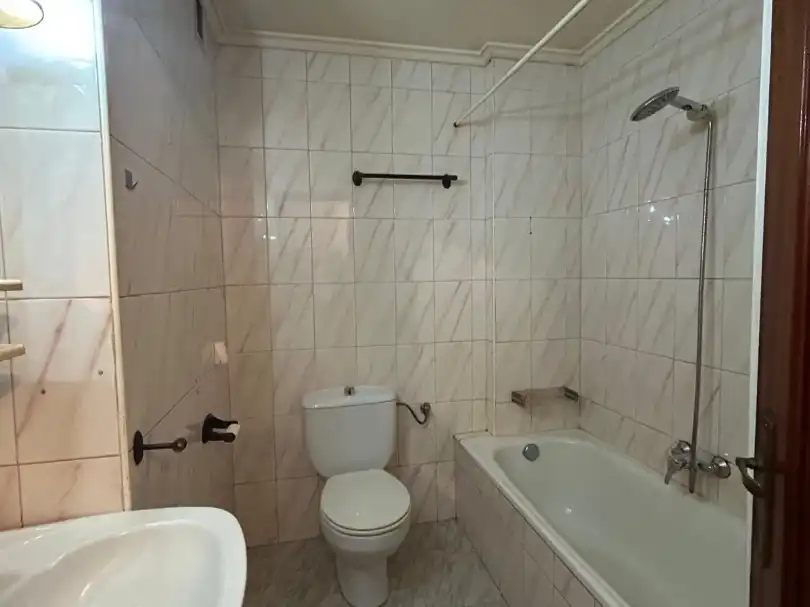 Bathroom of Flat for sale in Camargo  with Balcony