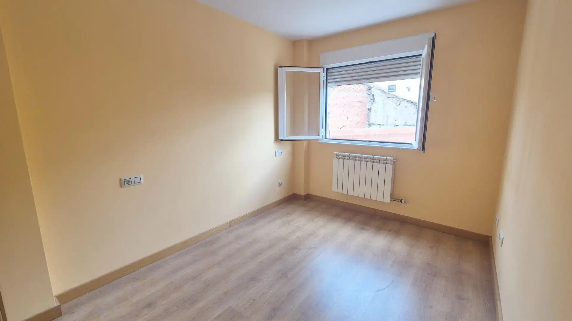 Schlafzimmer von Wohnungen zum Verkauf in San Cristóbal de la Cuesta mit Heizung