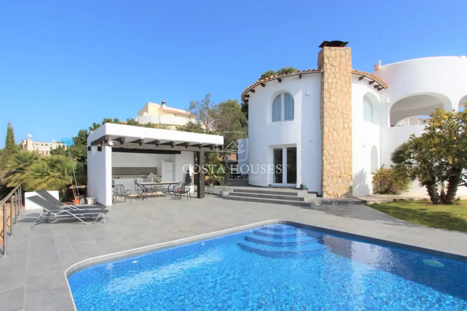 Vista exterior de Casa o xalet en venda en Jávea / Xàbia amb Aire condicionat, Jardí privat i Terrassa