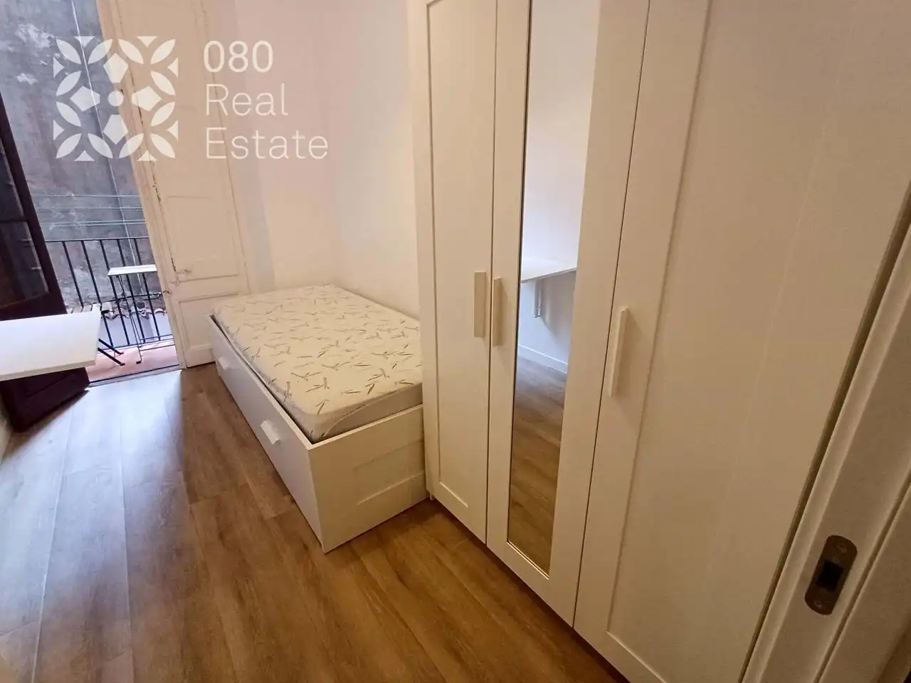 Habitación de Piso de alquiler en Barcelona con Parquet, Amueblado y Balcón