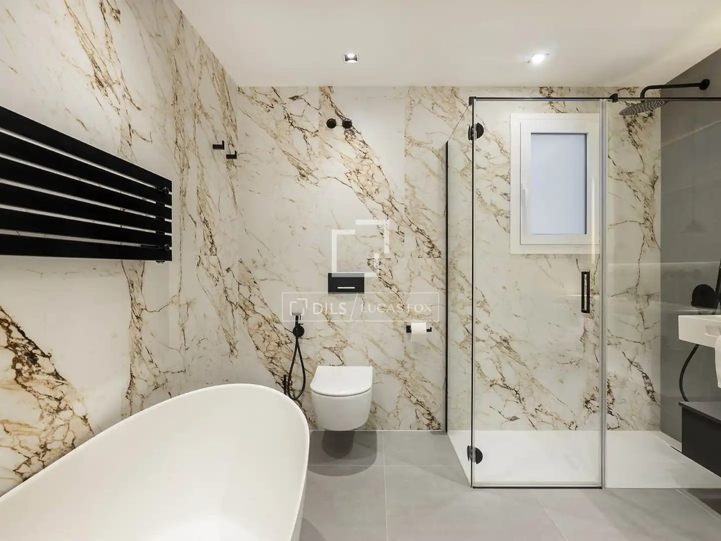 Bathroom of Flat for rent in Barcelona  with Air Conditioner, Heating and Parquet flooring