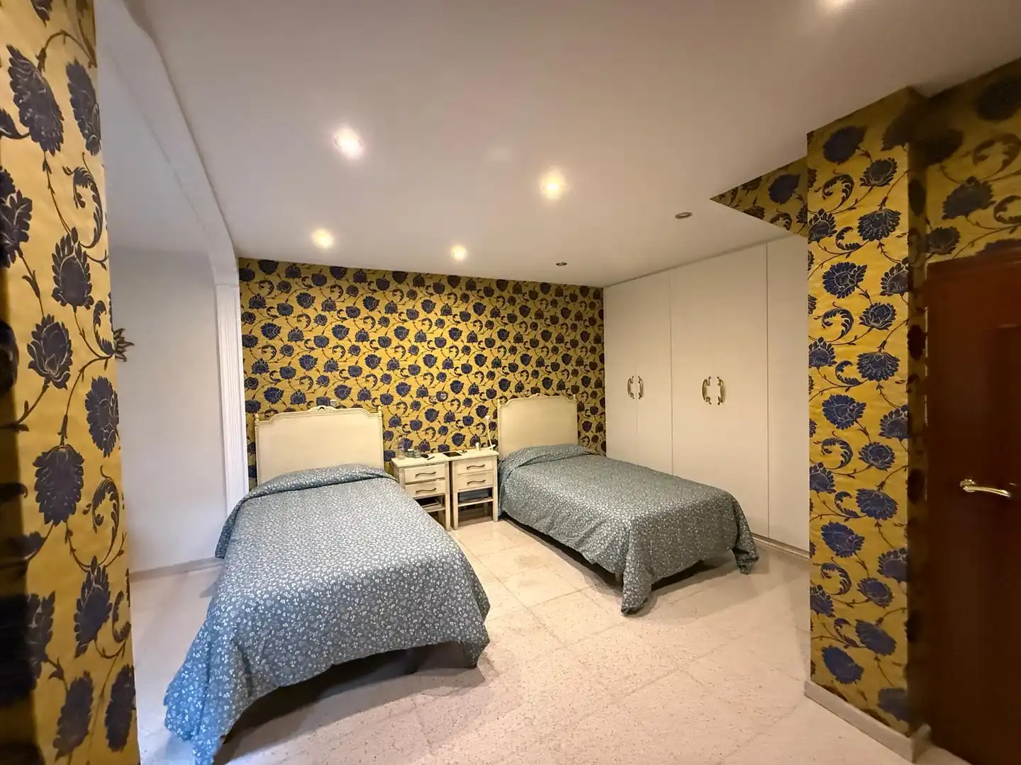 Schlafzimmer von Haus oder Chalet zum Verkauf in Santa Coloma de Gramenet mit Klimaanlage, Heizung und Terrasse