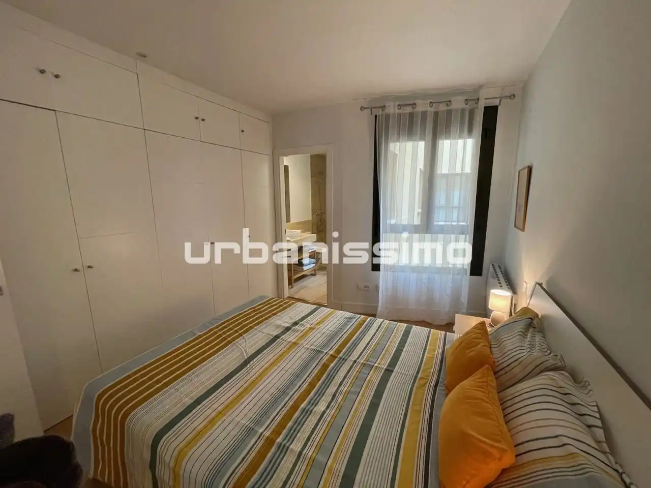 Habitación de Apartamento de alquiler en Madrid con Aire acondicionado, Calefacción y Amueblado