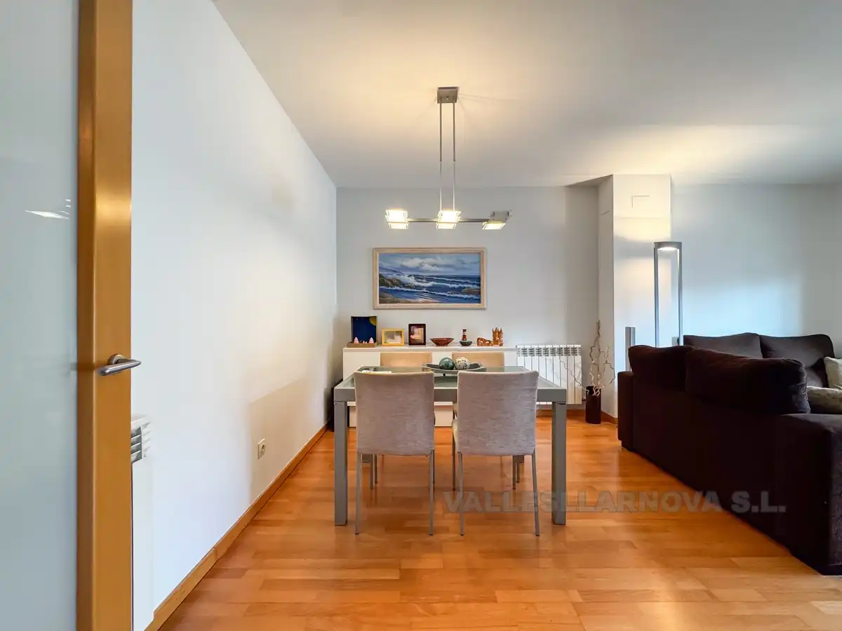 Vista exterior de Piso en venta en Parets del Vallès con Calefacción, Jardín privado y Parquet