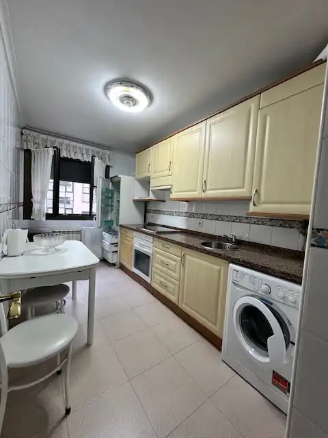 Cocina de Piso en venta en Pravia con Calefacción, Trastero y Amueblado