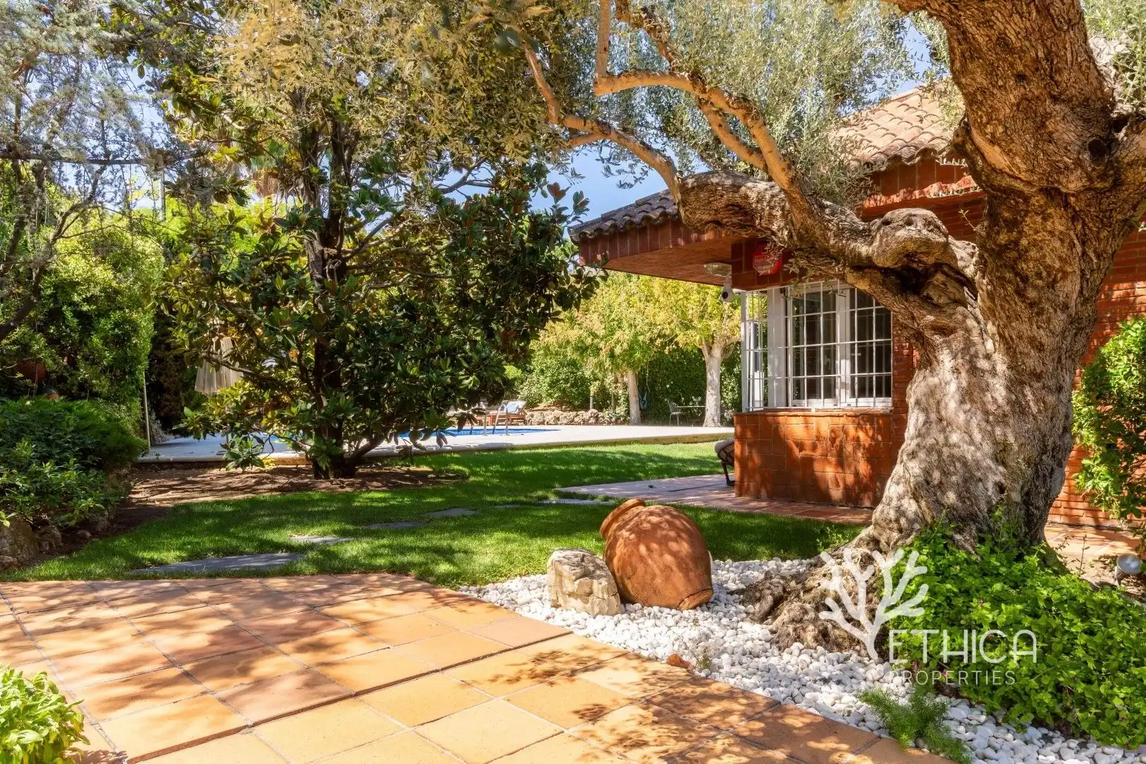 Jardí de Casa o xalet en venda en Cerdanyola del Vallès amb Aire condicionat, Calefacció i Jardí privat