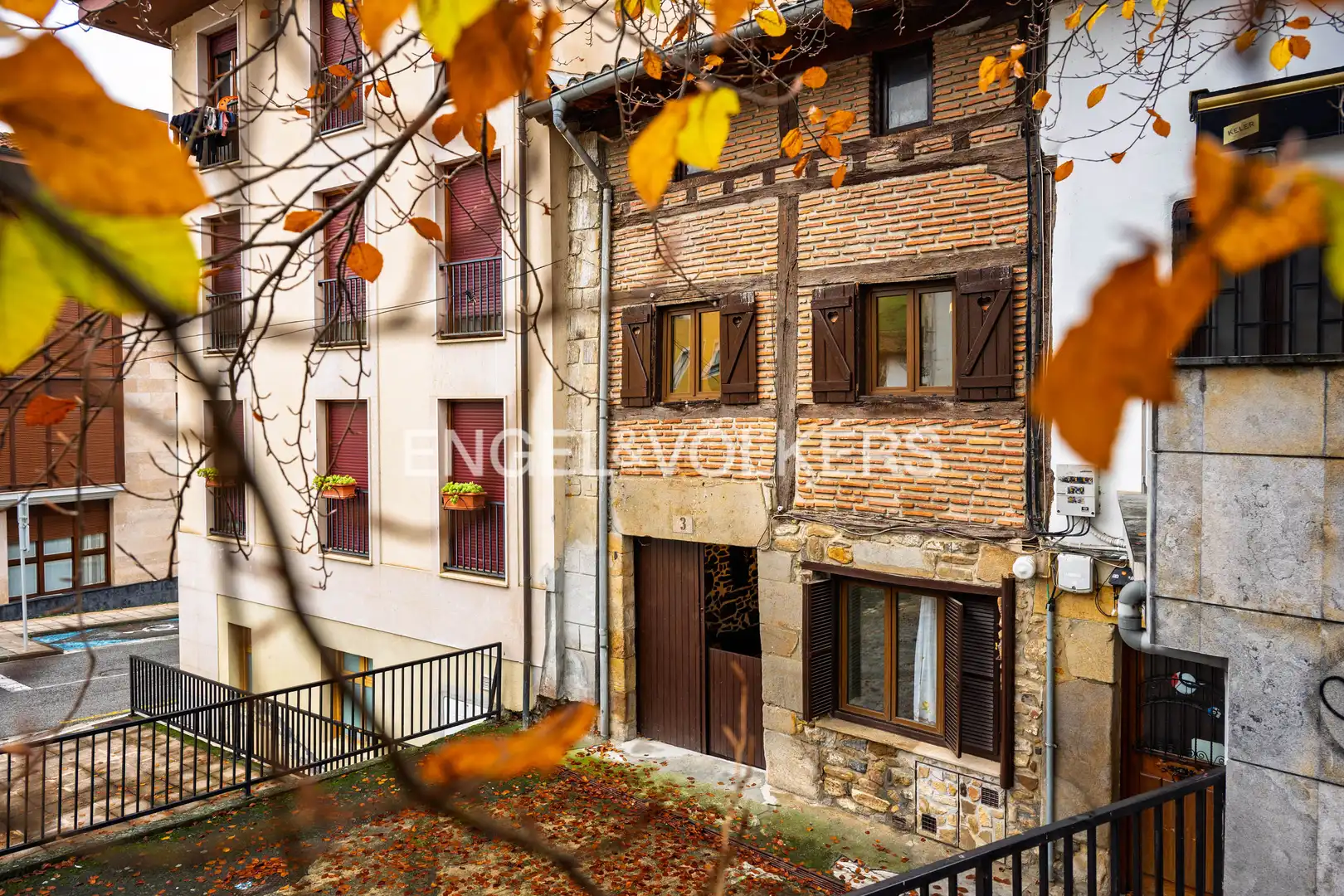 Vista exterior de Casa adosada en venta en Eskoriatza con Calefacción y Terraza