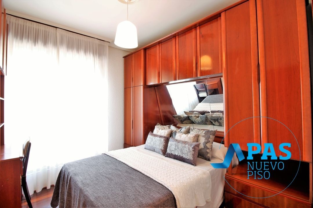 Bedroom of Flat for sale in Santander  with Heating, Storage room and Furnished