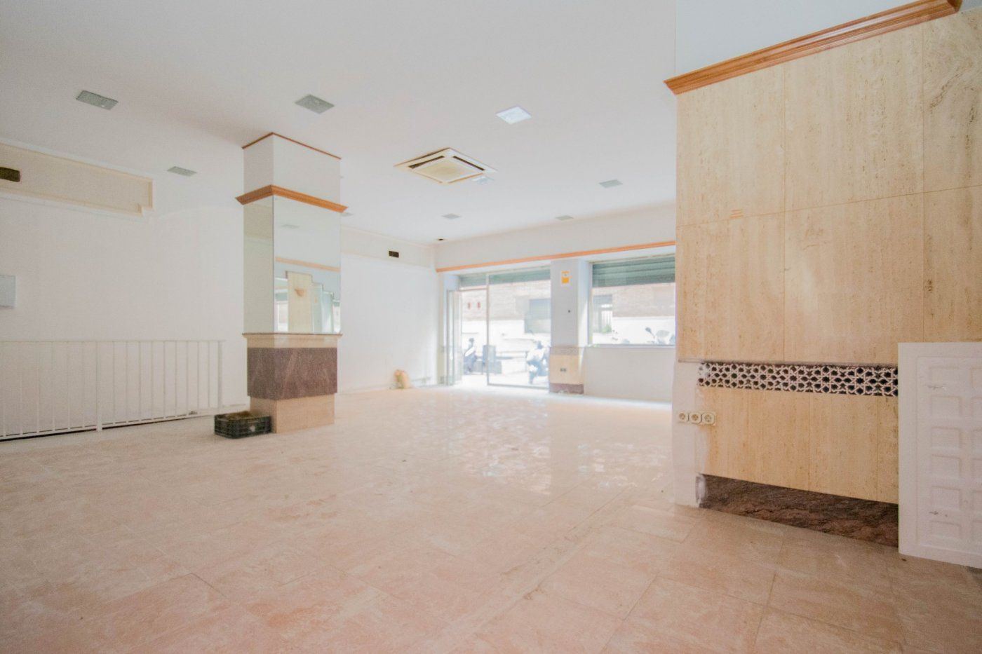 Local en venda en  Granada Capital