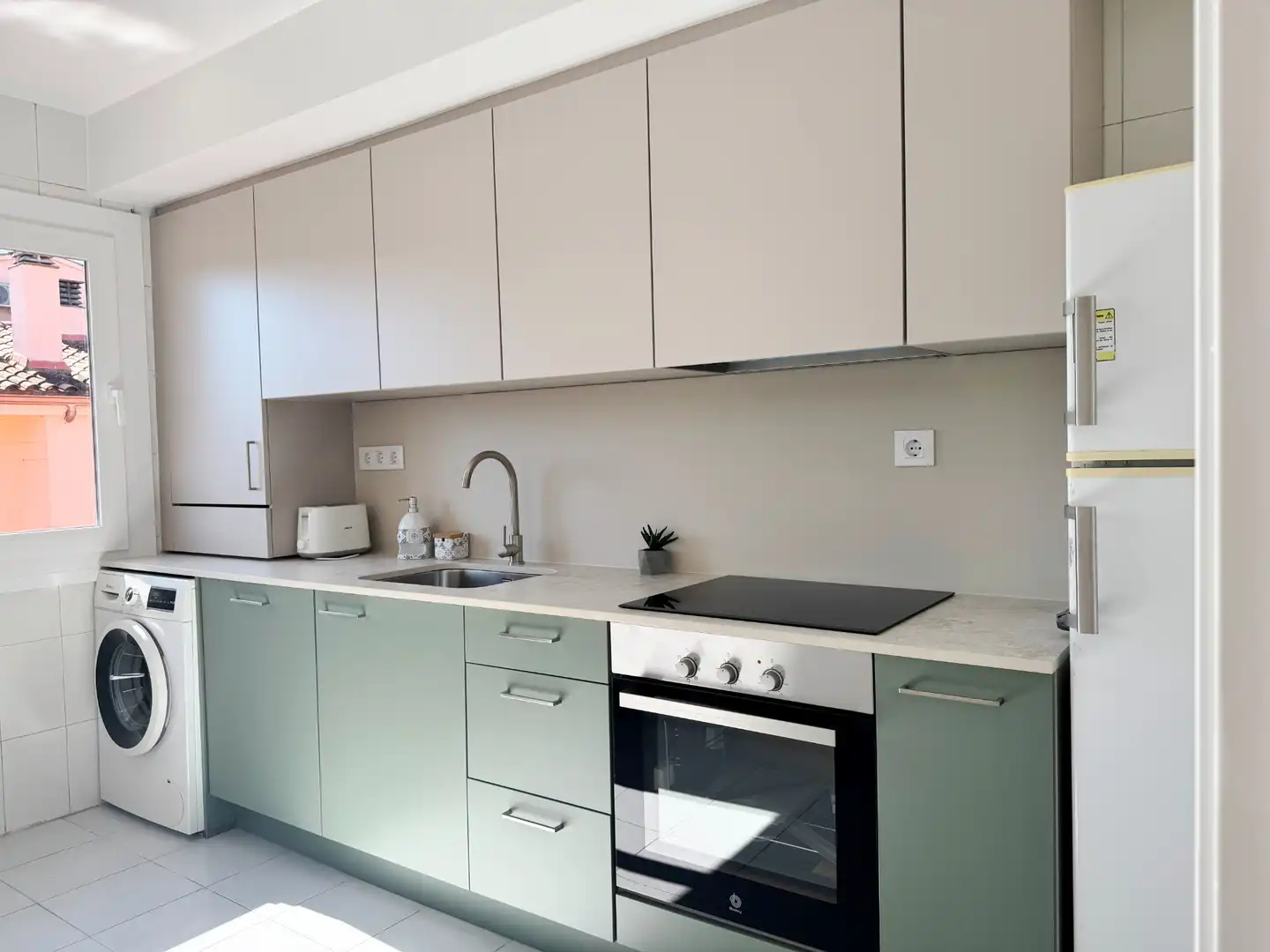 Küche von Wohnung zur Miete in Girona mit Heizung, Ofen und Waschmaschine