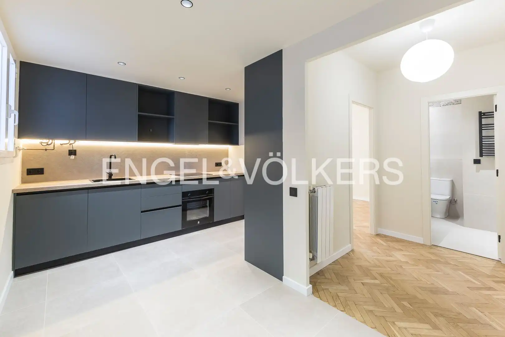 Kitchen of Flat for sale in Barcelona  with Air Conditioner, Heating and Parquet flooring