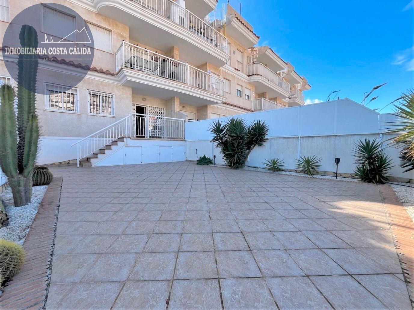 Vista exterior de Apartament en venda en Águilas amb Jardí privat, Terrassa i Balcó