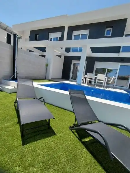 Chalet con piscina en venta en Gran Alacant, imagen 2