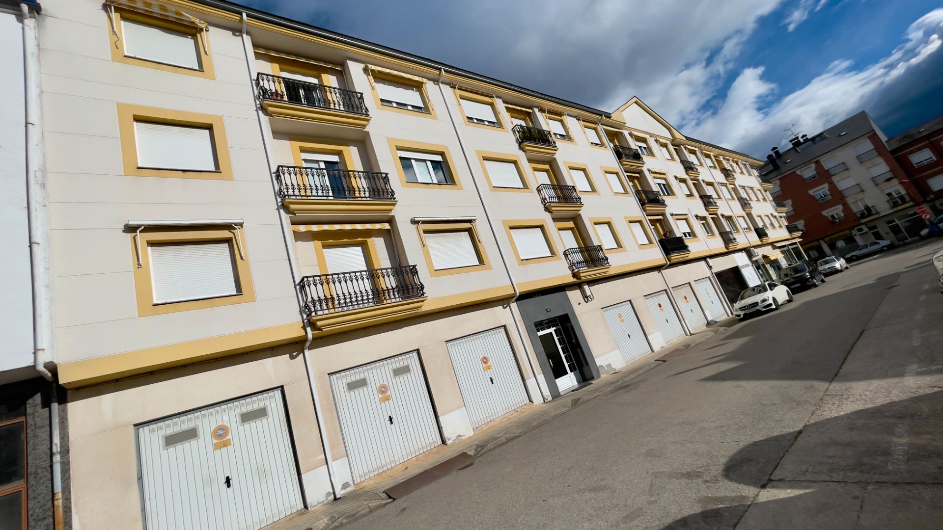 Exterior view of Flat for sale in Cacabelos  with Heating, Furnished and Oven