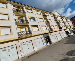 Exterior view of Flat for sale in Cacabelos  with Heating, Furnished and Oven