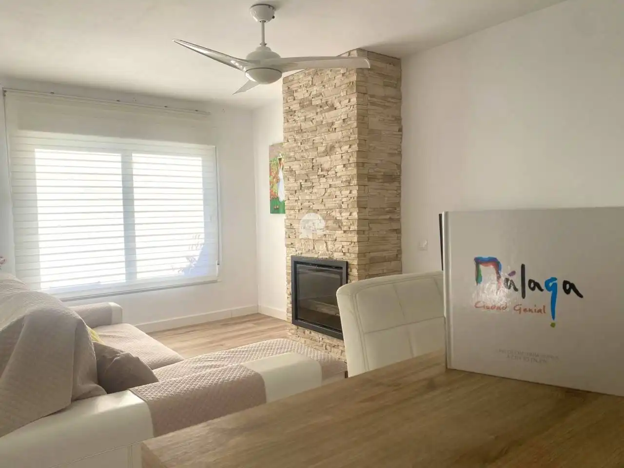 Wohnzimmer von Einfamilien-Reihenhaus zur Miete in Vélez-Málaga mit Klimaanlage, Terrasse und Möbliert
